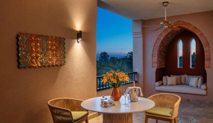 Terrasse de riad avec salon extérieur premium